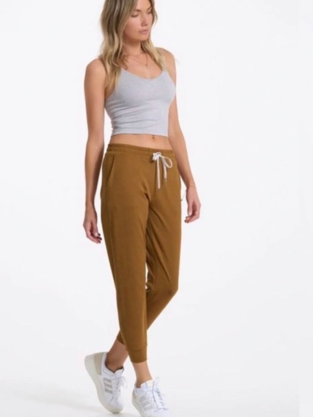 Vuori Women's Performance Jogger - Golden Brown Color - Size Small -EUC